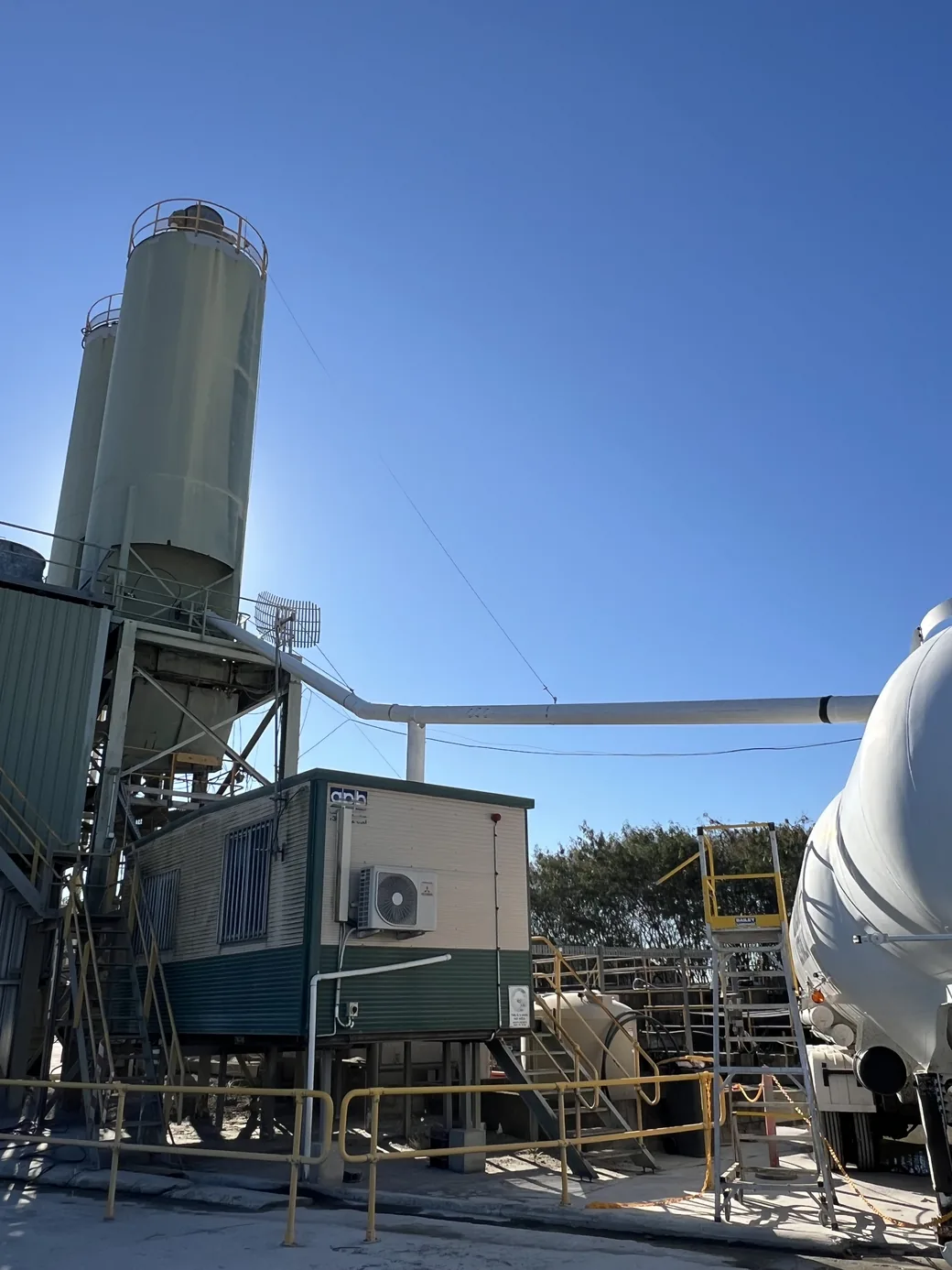 QSR maintaining a concrete batching plant